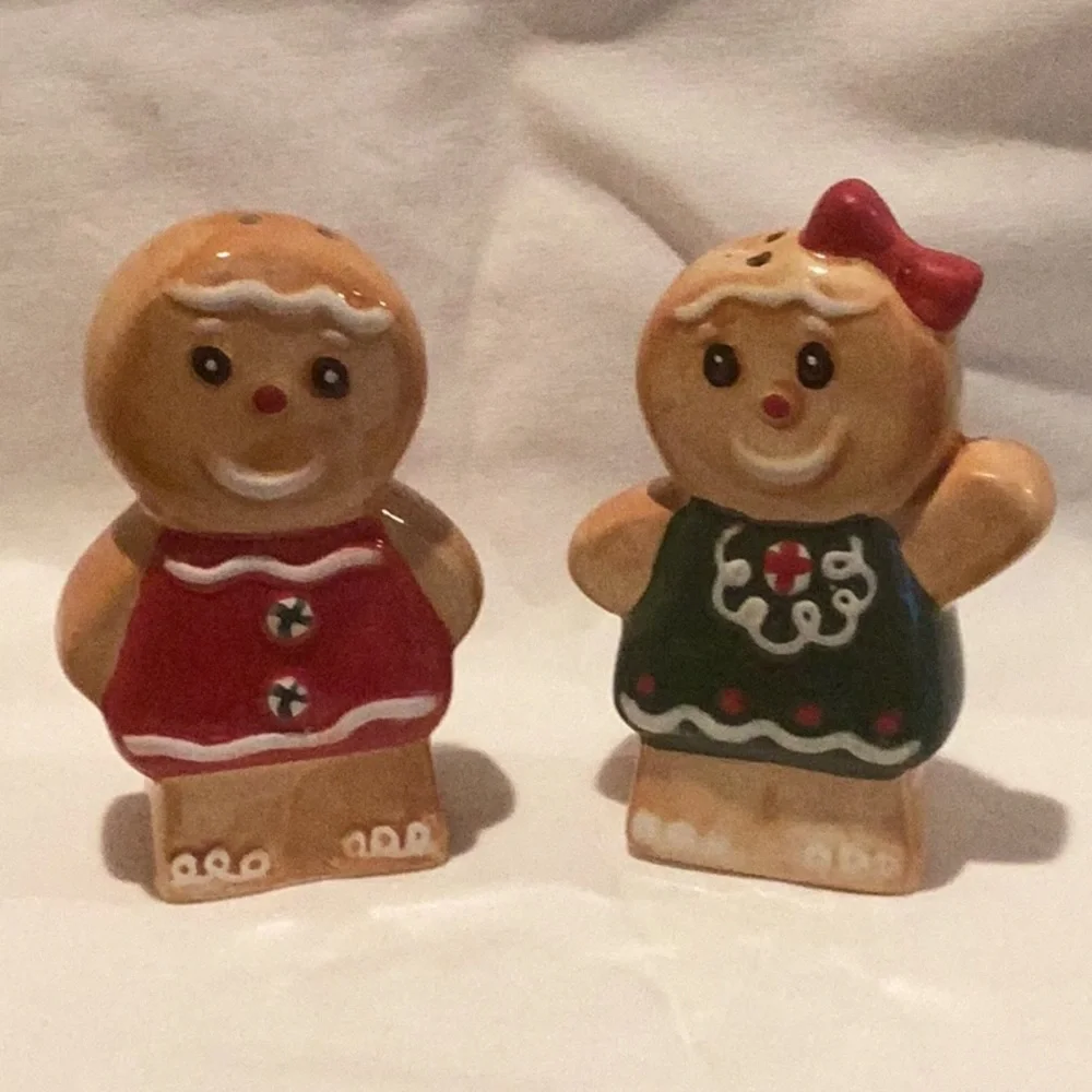 Gingerbread Salt and Pepper Shaker Set
